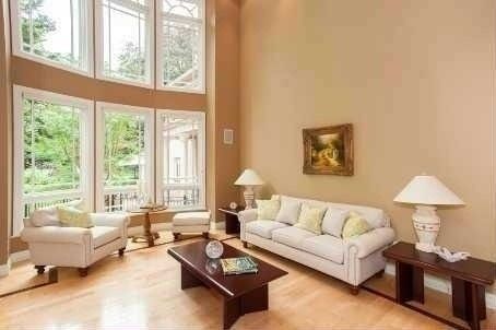 1382 Aldo Dr, Mississauga, L5H3E9 | Image 3