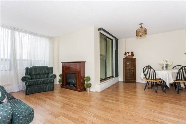 202 - 2556 Argyle Rd, Mississauga, L5B2H6 | Image 3