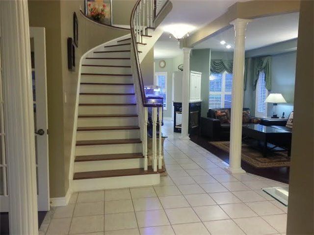 7153 Waldorf Way, Mississauga, L5N7R3 | Image 2