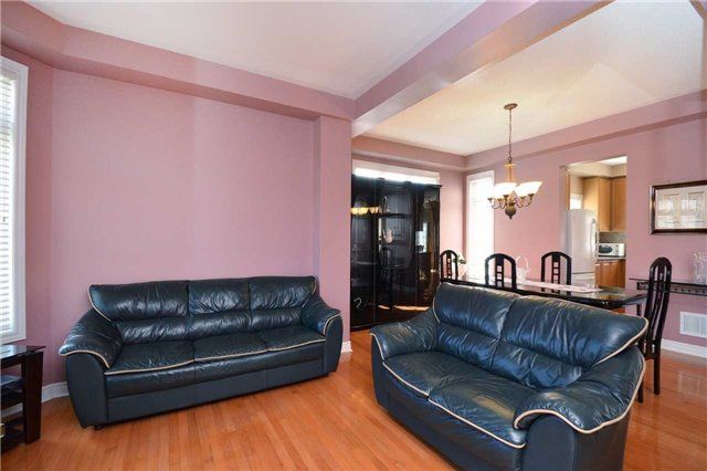 29 Laurentide Cres, Brampton, L6P1Y3 | Image 3