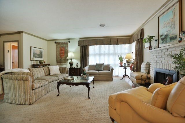 2110 Stonehouse Cres, Mississauga, L5H3J1 | Image 2