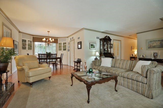 2110 Stonehouse Cres, Mississauga, L5H3J1 | Image 3