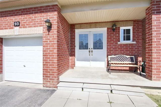 93 Footbridge Cres, Brampton, L6R0T8 | Image 2