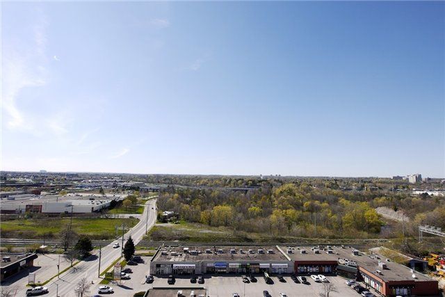 1302 - 65 Speers Rd, Oakville, L6K3V5 | Image 3