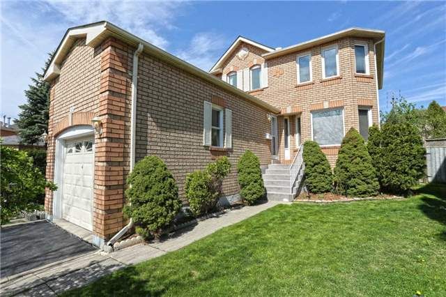 33 Pantages Crt, Brampton, L6S5B7 | Image 2