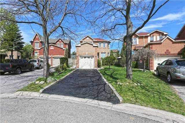 33 Pantages Crt, Brampton, L6S5B7 | Image 3