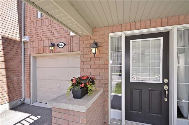 649 Frank Pl, Milton, L9T 0P8 | Image 2