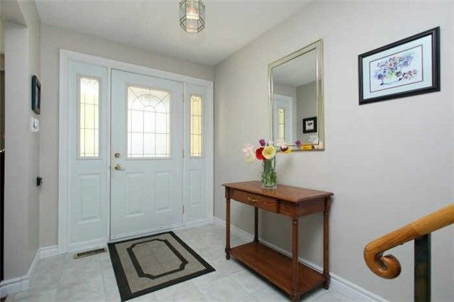 3301 Nadine Cres, Mississauga, L5A3L4 | Image 2