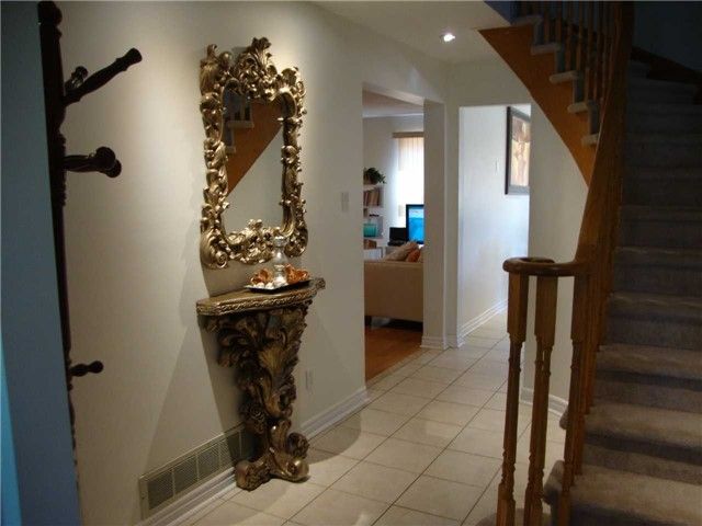 198 Harrowsmith Dr, Mississauga, L5R1R9 | Image 3