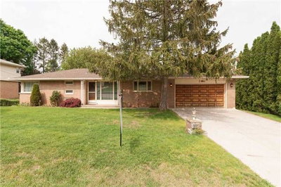 Detached House sold at 881 Danforth Place, Burlington, Ontario, L7T1S1 - Bayview - MLS: W3505506