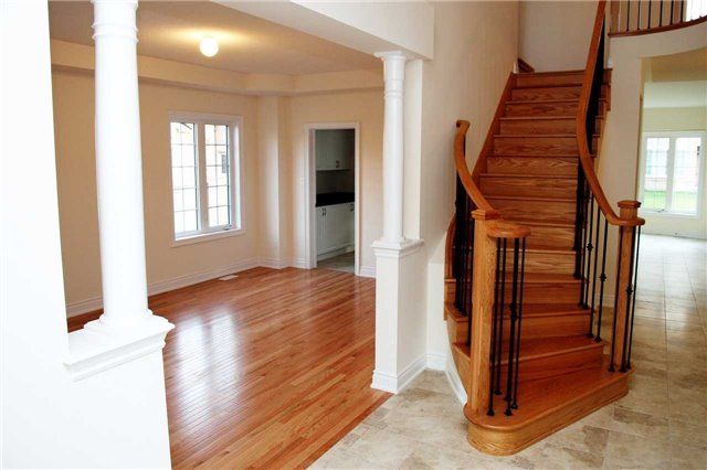 22 Templar St, Brampton, L6Y 3A6 | Image 2