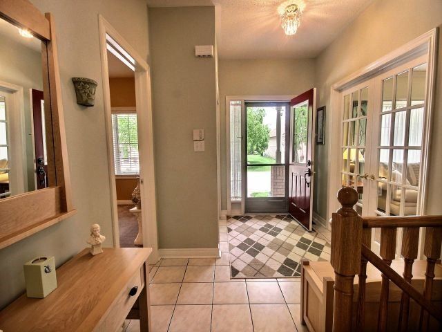 3 Tuscany Lane, Brampton, L6R1W5 | Image 2