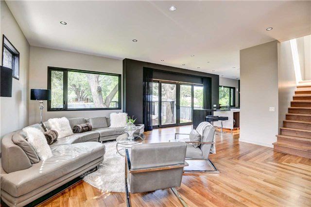 10 Graystone Gdns, Toronto, Xxxxxx | Image 3