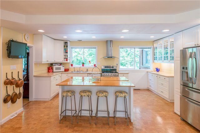 145 Wolfdale Ave, Oakville, L6L4R9 | Image 3