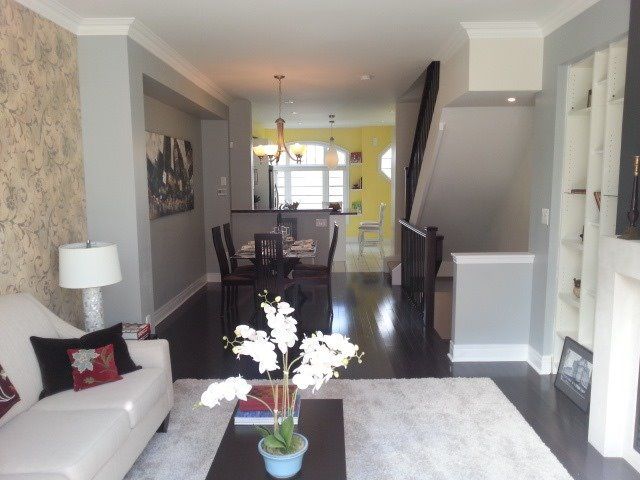 819B Oxford St, Toronto, M8Z0B3 | Image 2