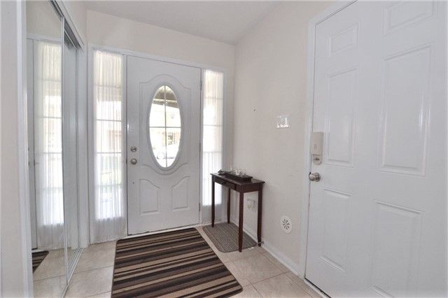 562 Pharo Pt, Milton, L9T8H7 | Image 2