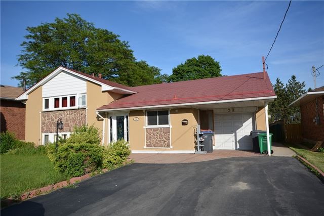 29 Ellesboro Dr, Mississauga, L5N 1C3 | Image 2