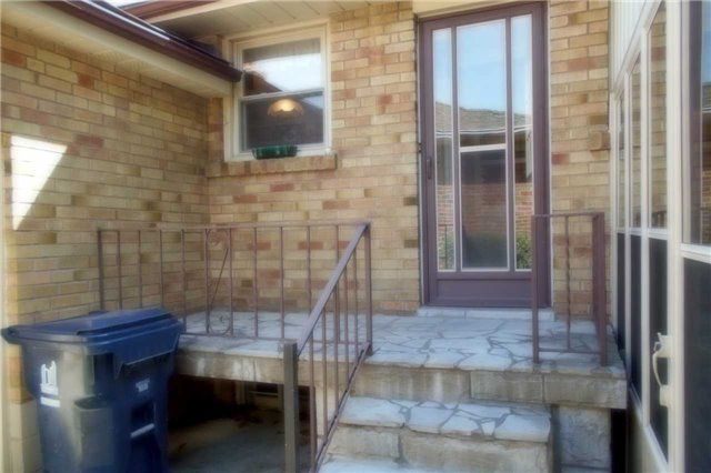 2 Sevenoaks Ave, Toronto, M8Z3P7 | Image 3