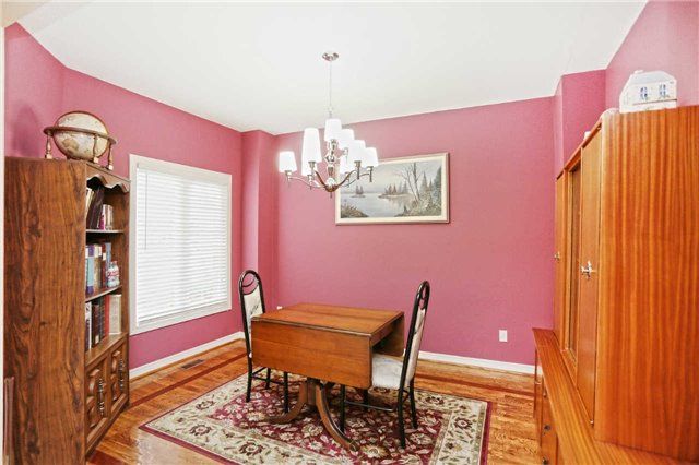 2433 Valley Heights Cres, Oakville, L6H6X3 | Image 3