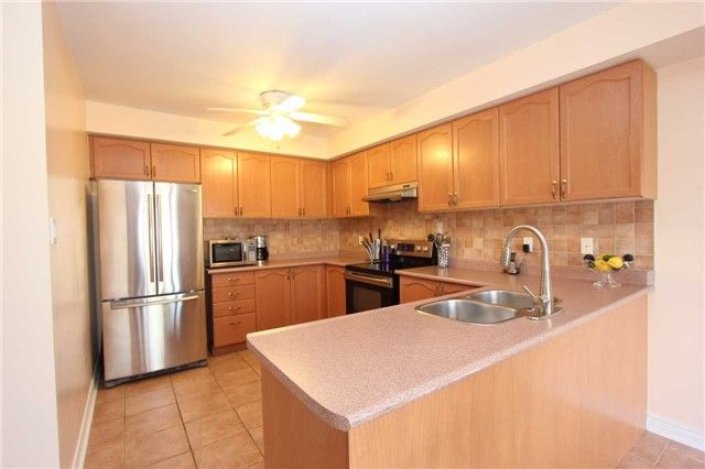 33 Sewells Lane, Brampton, L7A2Z9 | Image 3