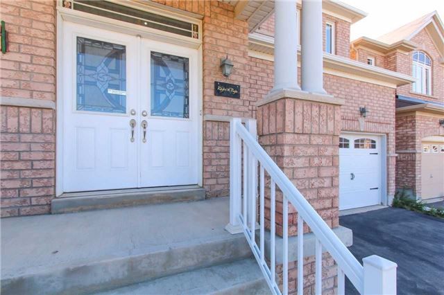 381 Queen Mary Dr, Brampton, L7A3Ti | Image 2