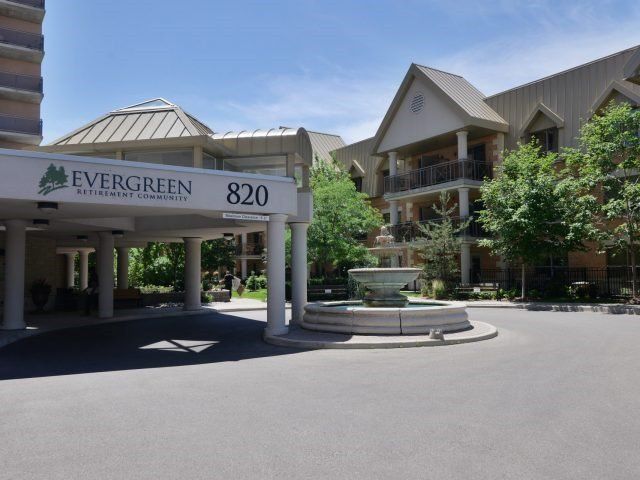 1003 - 810 Scollard Crt, Mississauga, L5V0A7 | Image 2