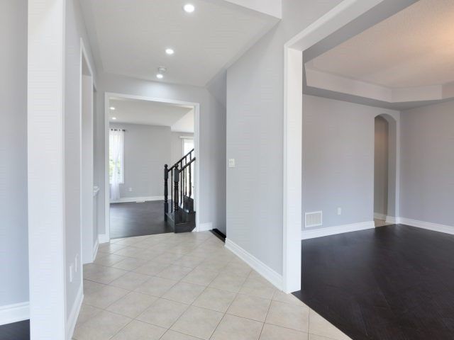 67 Veterans Dr, Brampton, L7A 0T9 | Image 3