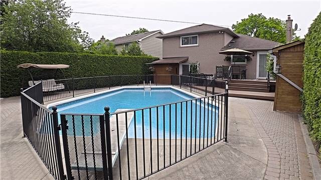 130 Carsbrooke Rd, Toronto, M9C3C8 | Image 2