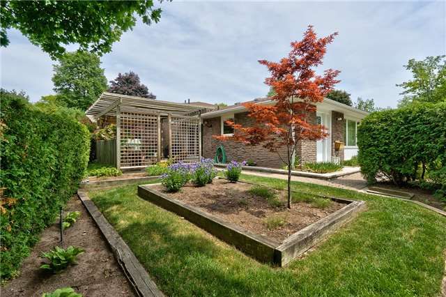 2220 Elmhurst Ave, Oakville, L6J 5G7 | Image 3