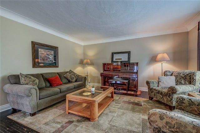 1131 Stanley Dr, Burlington, L7P2K6 | Image 2