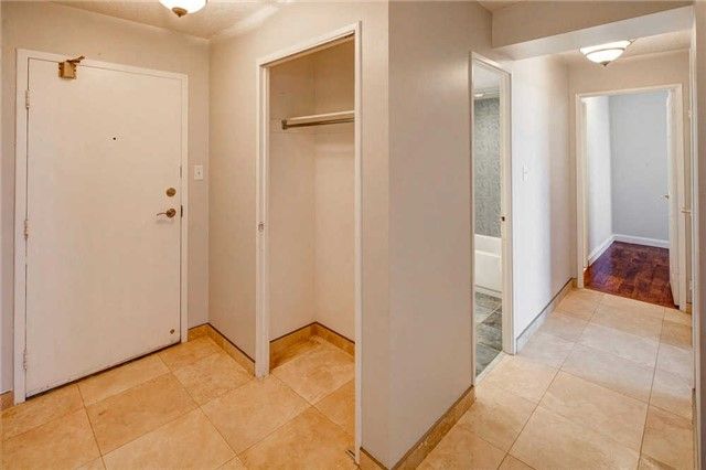 1007 - 1300 Mississauga Valley Blvd, Mississauga, L5A3S8 | Image 2