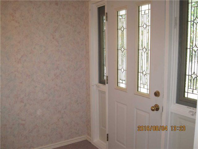 Upper/F - 2475 Council Ring Rd, Mississauga, L5L1E8 | Image 3