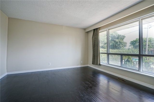 3783 Morning Star Dr, Mississauga, L4T1Y6 | Image 3