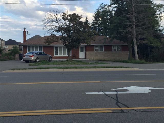 1741 Countryside Dr, Brampton, L6T3S1 | Image 2