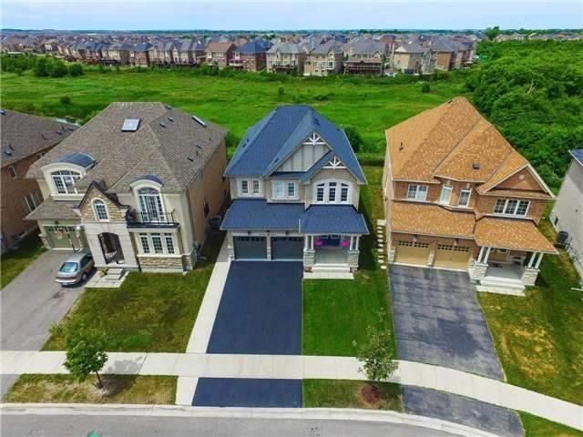 38 Riverglen St, Brampton, L6P3C1 | Image 2