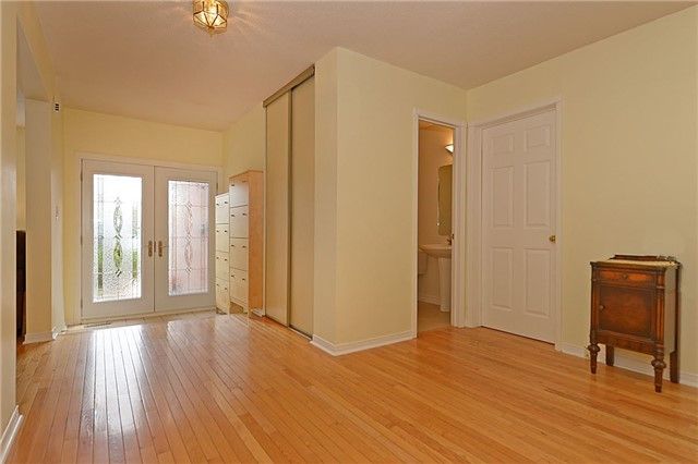 22 Strangway Crt, Brampton, L6Z4L4 | Image 3