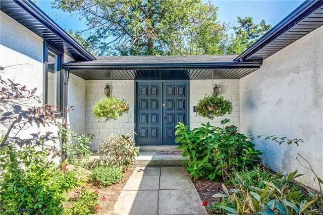 2194 Elmhurst Ave, Oakville, L6J5G2 | Image 2