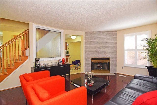 3403 Chartrand Cres, Mississauga, L5L4C6 | Image 2