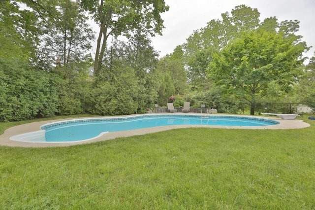 231 Wedgewood Dr, Oakville, L6J4R6 | Image 2