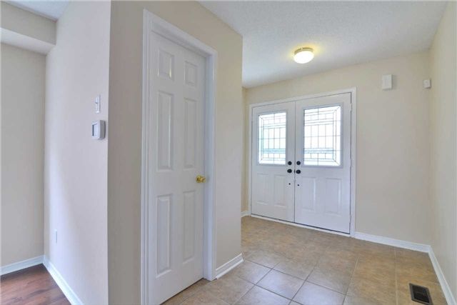 62 Charcoal Way, Brampton, L6Y5R9 | Image 3