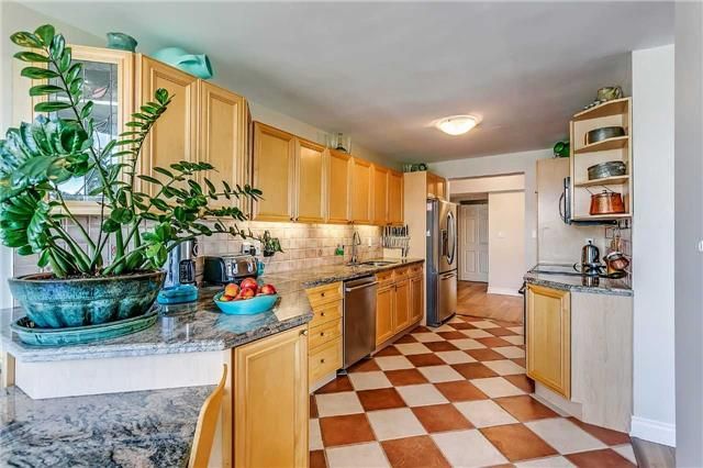 1401 - 2180 Marine Dr, Oakville, L6L5V2 | Image 3