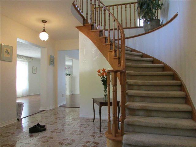 3668 Belvedere Cres, Mississauga, L5L3B4 | Image 3