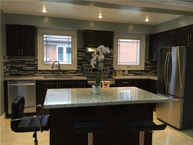 24 Goldcrest Blvd, Toronto, M6L2X5 | Image 3