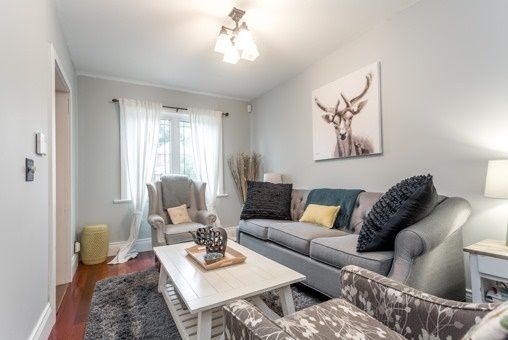 87 Fourth St, Toronto, M8V2Y4 | Image 2