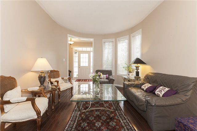 3696 Waterfall Cres, Mississauga, L5N8G8 | Image 3