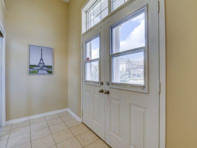 126 Edenbrook Hill Dr, Brampton, L7A2R2 | Image 3