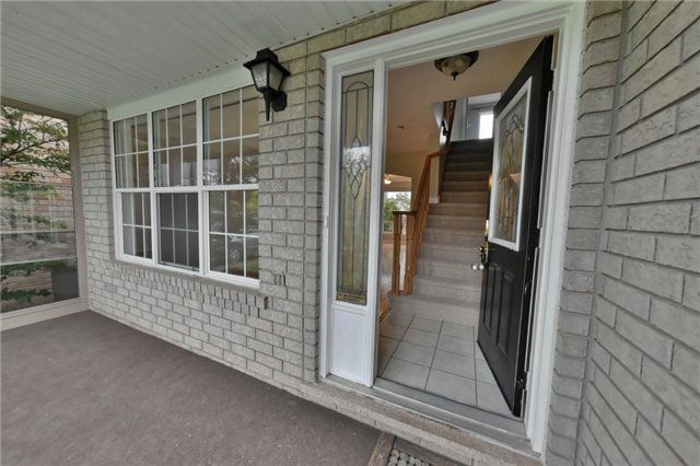 1652 Beaty Tr, Milton, L9T5Z7 | Image 2