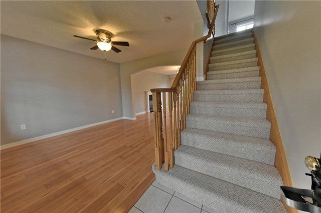 1652 Beaty Tr, Milton, L9T5Z7 | Image 3