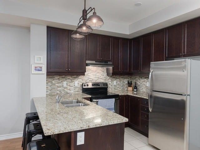 144 - 570 Lolita Gdns, Mississauga, L5A0A1 | Image 2