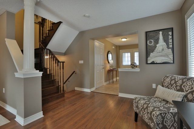 4861 Verdi St, Burlington, L7M0H4 | Image 2